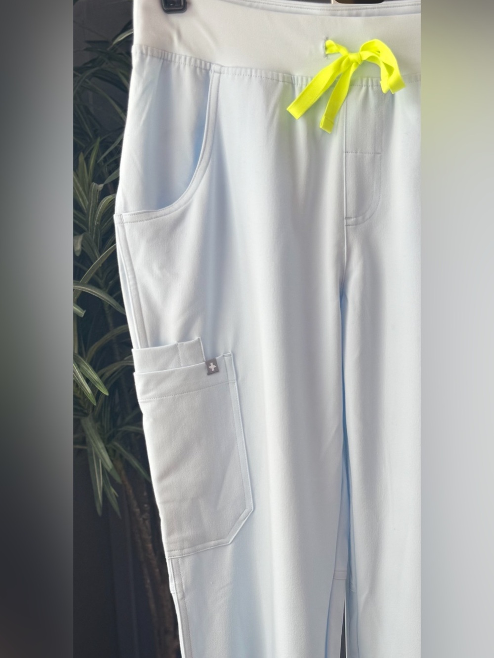 FIGS Kade Cargo Scrub Pants Open Skies Blue S Regular NWT - Picture 3 of 12